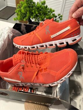 On Cloud Lava Orange / White Elite running shoes, extra laces*, size 10.5 womens